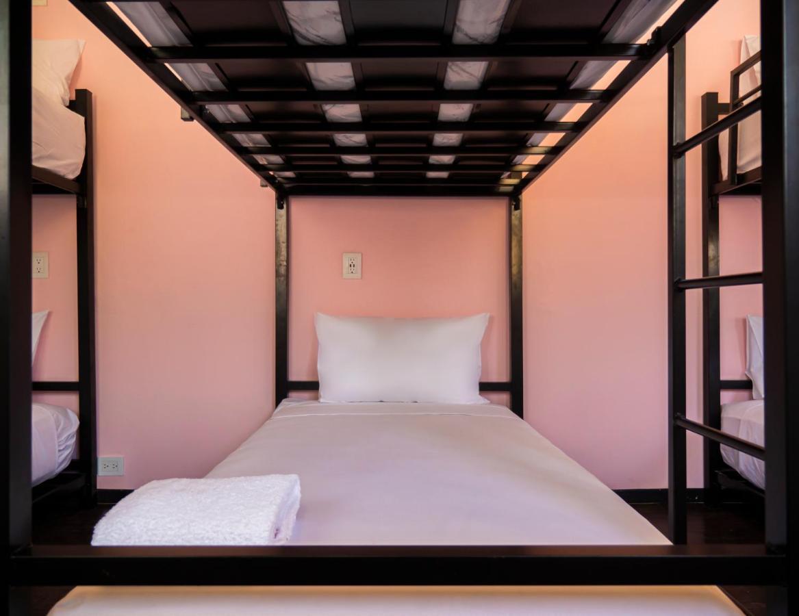 Hostal Colorbox Beds And Tulum